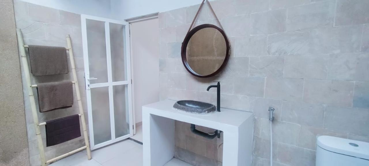 Zavana Rooms & Restaurant Tanjungkarang المظهر الخارجي الصورة