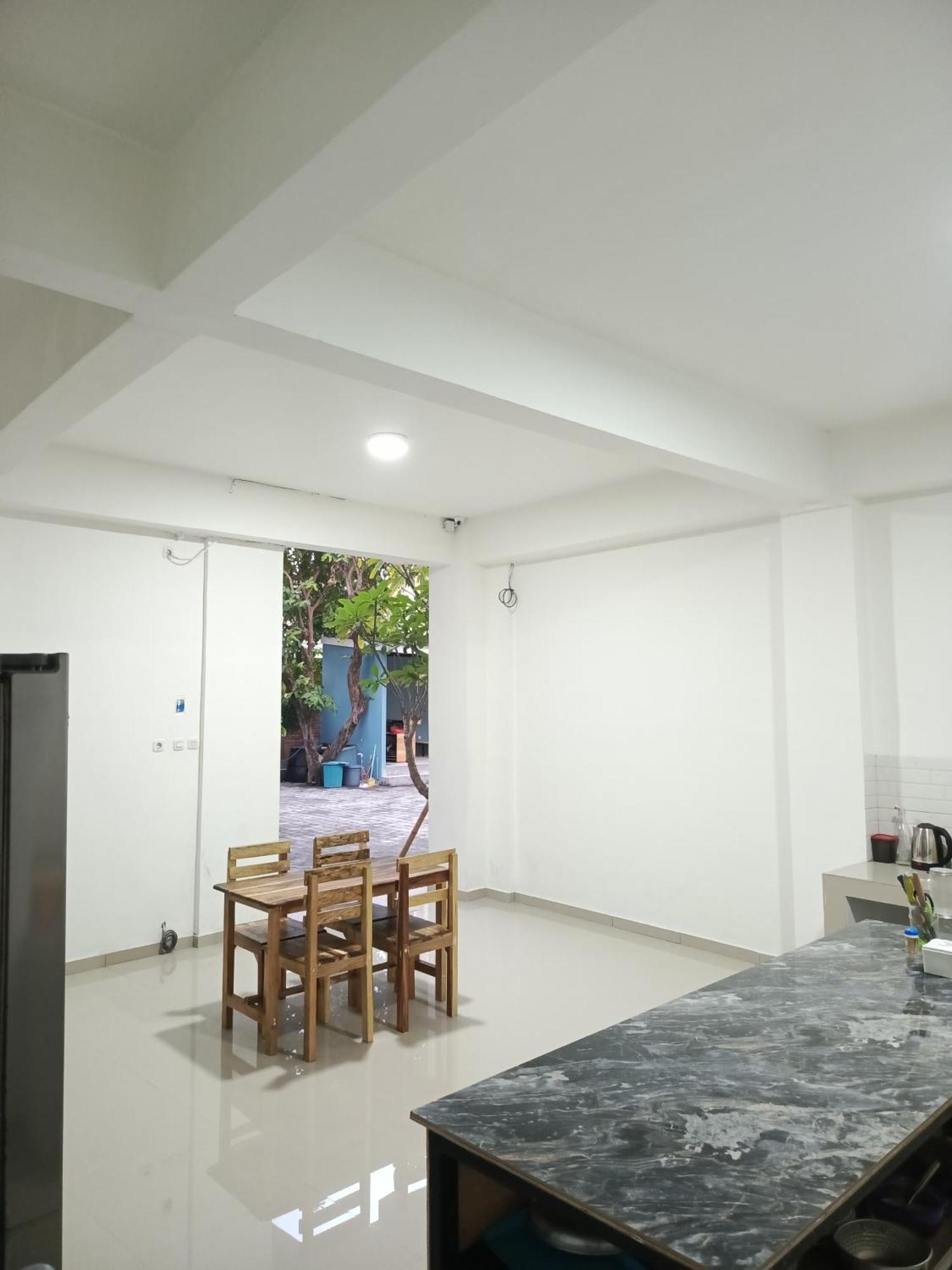Zavana Rooms & Restaurant Tanjungkarang المظهر الخارجي الصورة