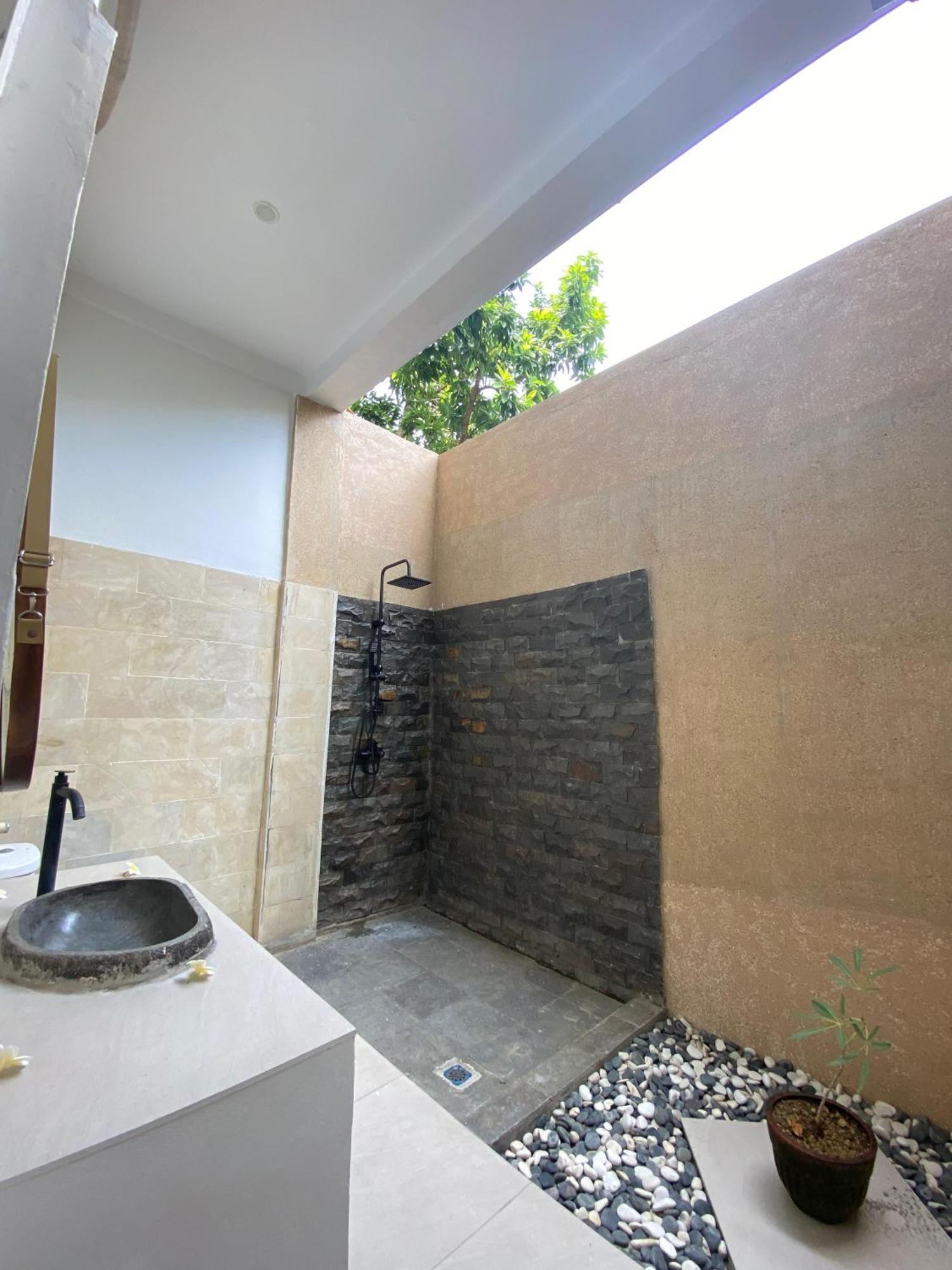 Zavana Rooms & Restaurant Tanjungkarang المظهر الخارجي الصورة