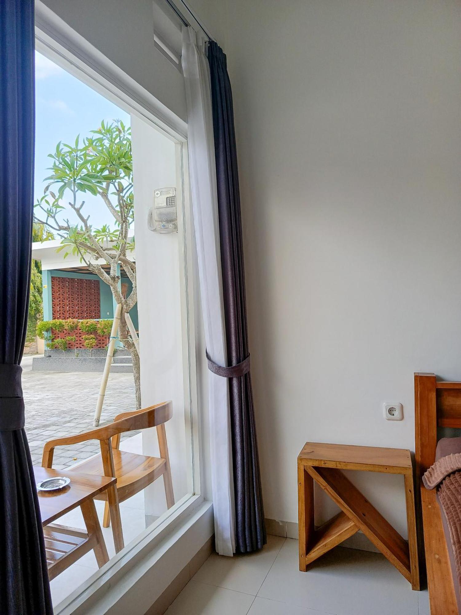 Zavana Rooms & Restaurant Tanjungkarang المظهر الخارجي الصورة