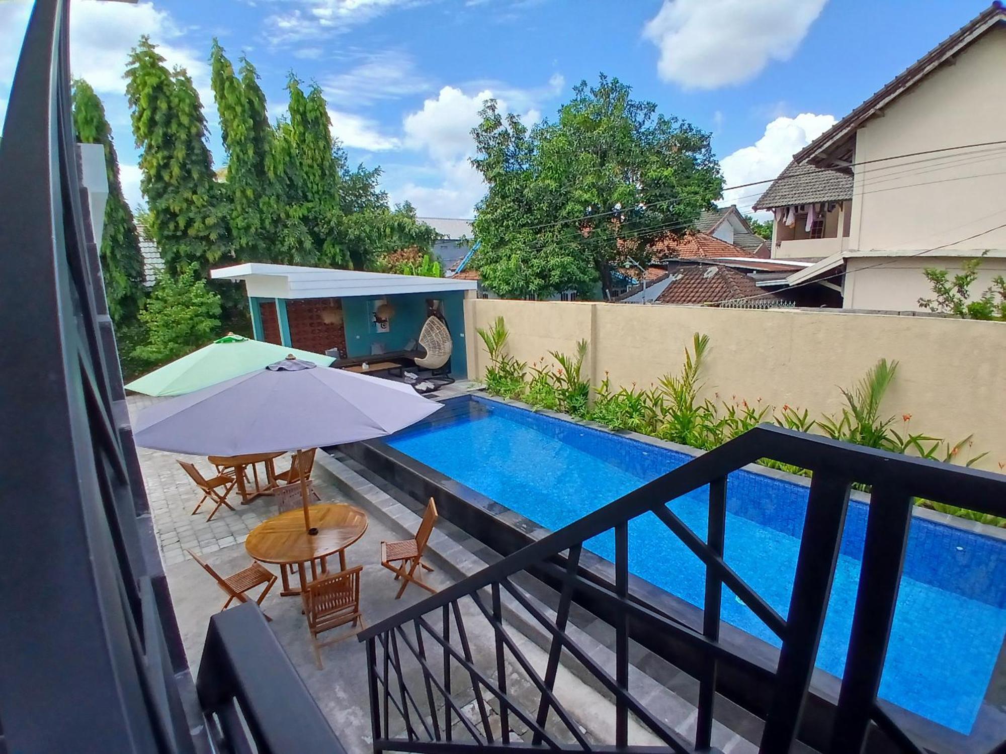 Zavana Rooms & Restaurant Tanjungkarang المظهر الخارجي الصورة