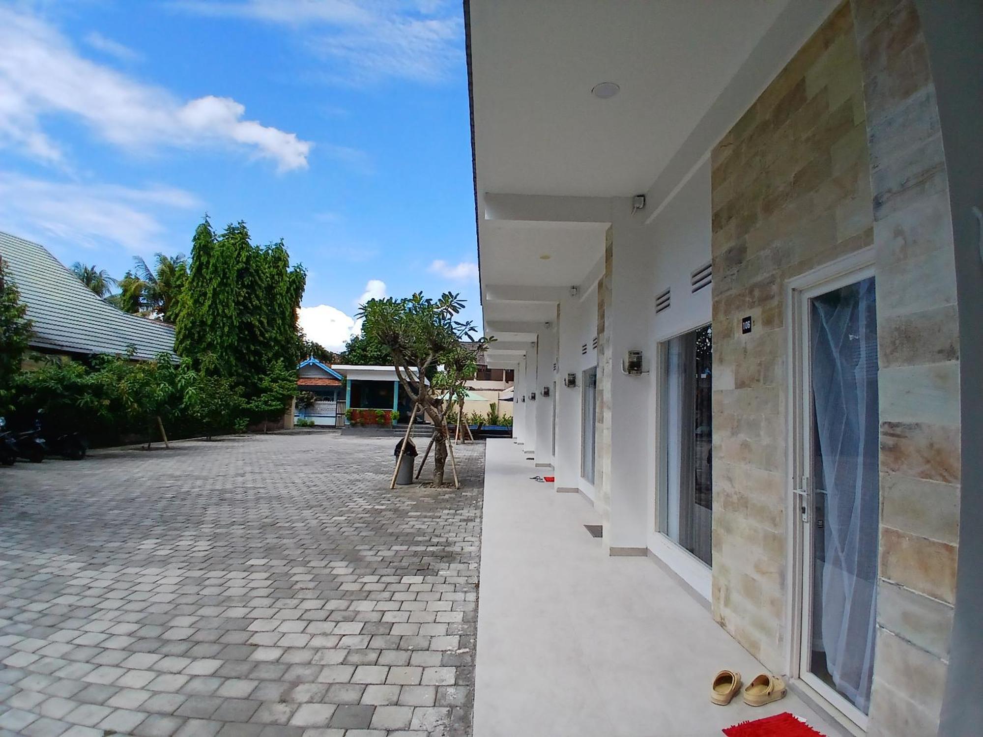 Zavana Rooms & Restaurant Tanjungkarang المظهر الخارجي الصورة
