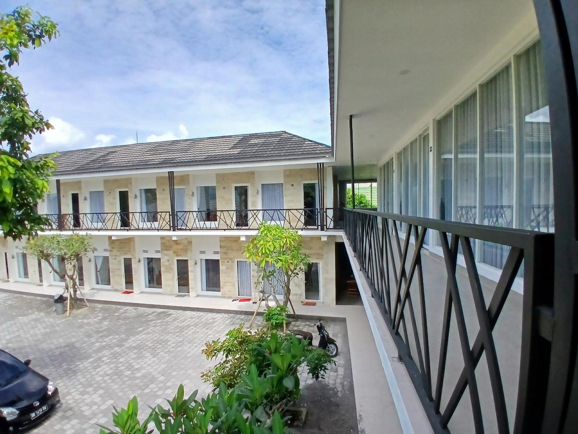 Zavana Rooms & Restaurant Tanjungkarang المظهر الخارجي الصورة
