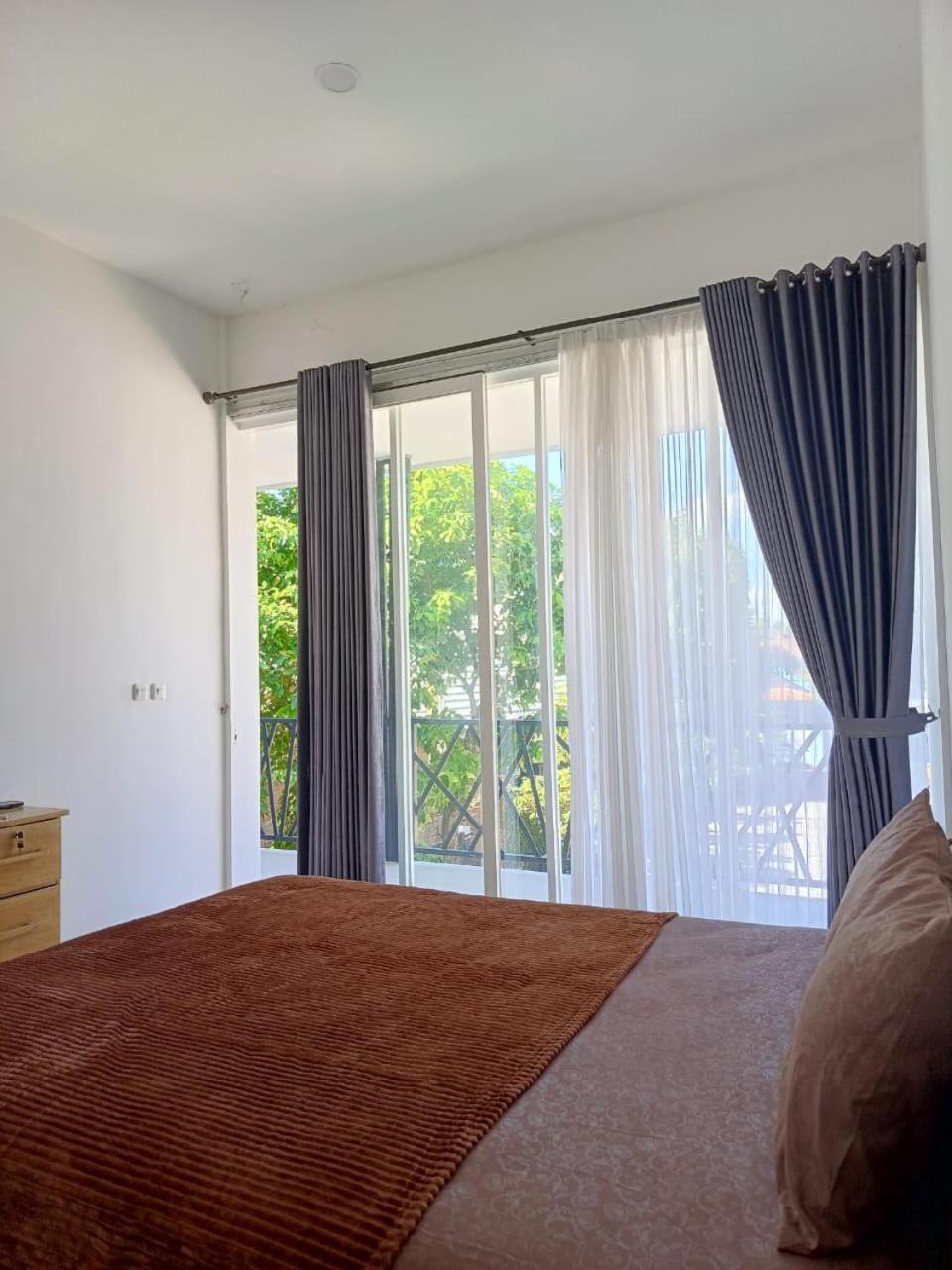 Zavana Rooms & Restaurant Tanjungkarang المظهر الخارجي الصورة