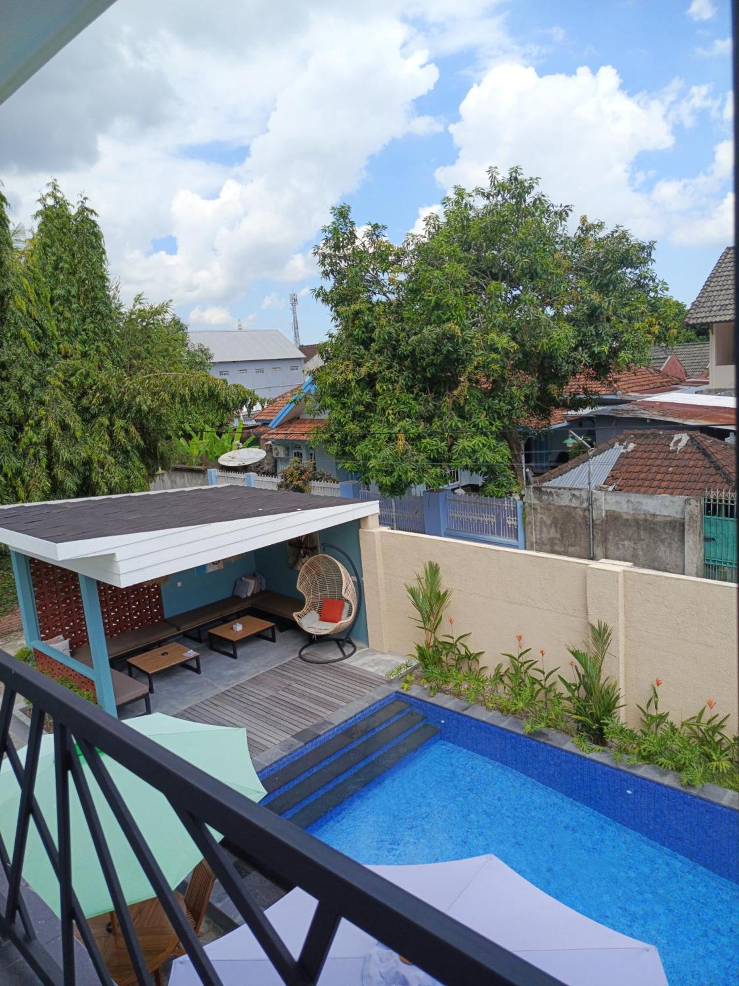 Zavana Rooms & Restaurant Tanjungkarang المظهر الخارجي الصورة