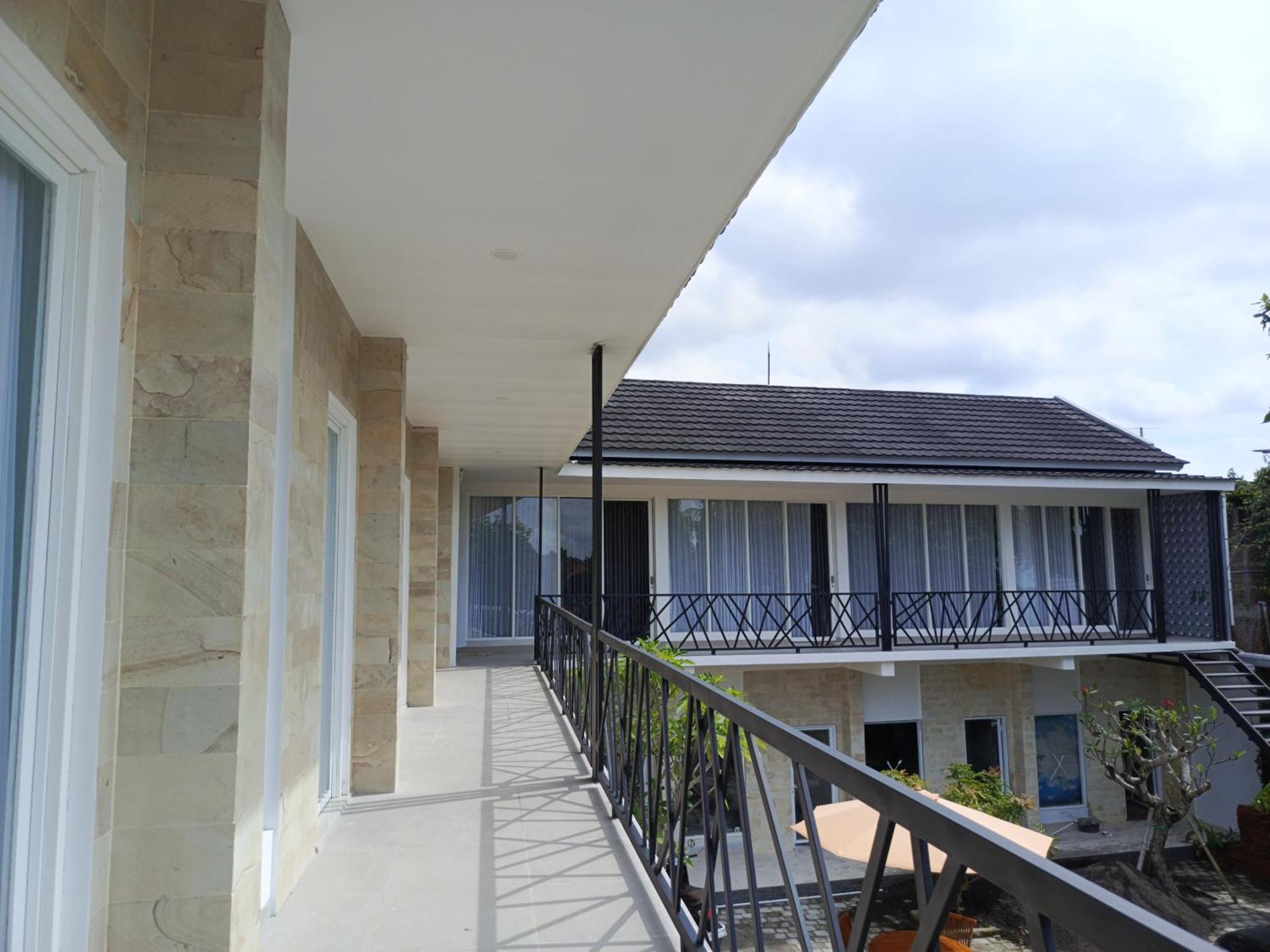 Zavana Rooms & Restaurant Tanjungkarang المظهر الخارجي الصورة
